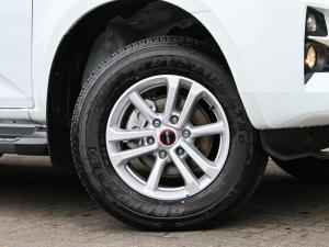 Isuzu D-Max 1.9TD double cab LS auto - Image 9