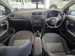 Volkswagen Polo Vivo hatch 1.6 Highline - Image 10