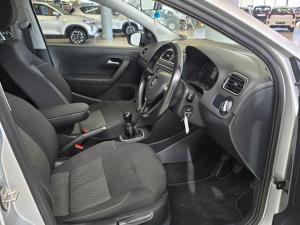 Volkswagen Polo Vivo hatch 1.6 Highline - Image 11