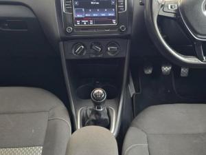Volkswagen Polo Vivo hatch 1.6 Highline - Image 13