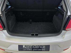 Volkswagen Polo Vivo hatch 1.6 Highline - Image 16