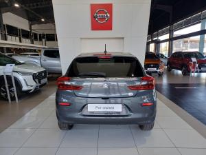 Suzuki Baleno 1.5 GLX manual - Image 5