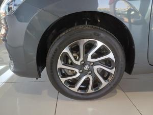 Suzuki Baleno 1.5 GLX manual - Image 9