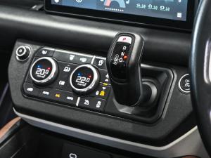Land Rover Defender 110 D240 HSE - Image 12