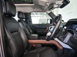 Land Rover Defender 110 D240 HSE - Image 14