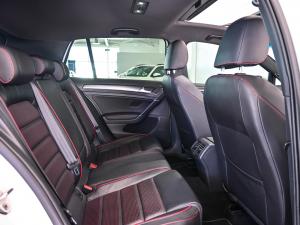 Volkswagen Golf GTI - Image 12
