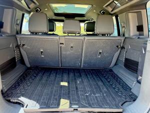 Land Rover Defender 110 D300 X-Dynamic HSE - Image 10