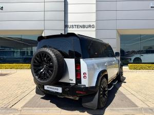 Land Rover Defender 110 D300 X-Dynamic HSE - Image 6