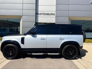 Land Rover Defender 110 D300 X-Dynamic HSE - Image 8