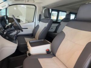 Toyota Quantum 2.8 LWB bus 11-seater GL - Image 11