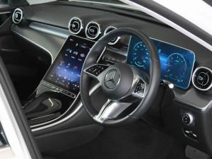 Mercedes-Benz C-Class C220d Avantgarde - Image 16