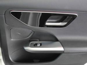 Mercedes-Benz C-Class C220d Avantgarde - Image 21