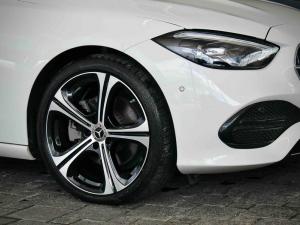 Mercedes-Benz C-Class C220d Avantgarde - Image 7