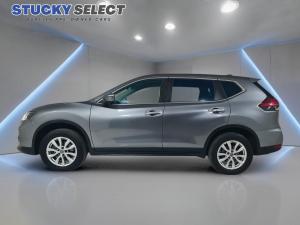 Nissan X-Trail 2.0 Visia - Image 2
