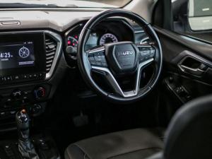 Isuzu D-Max 3.0TD double cab LS 4x4 auto - Image 10