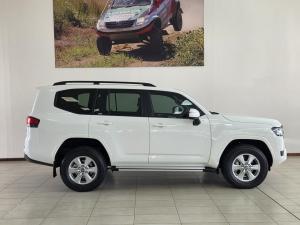 Toyota Land Cruiser 300 3.3D GX-R - Image 3