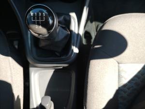 Volkswagen Polo Vivo hatch 1.4 Life - Image 12