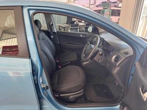 Hyundai i10 1.25 GLS/FLUID automatic - Image 11