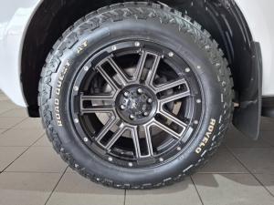 Nissan Navara 2.5DDTi double cab LE Plus - Image 11