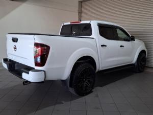 Nissan Navara 2.5DDTi double cab LE Plus - Image 4