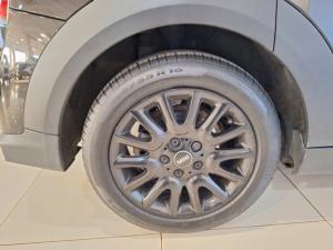 MINI Hatch Cooper Hatch 5-door - Image 11