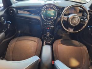 MINI Hatch Cooper Hatch 5-door - Image 9