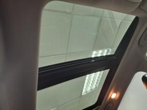 Nissan X-Trail 2.5 4x4 Tekna - Image 17
