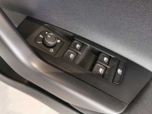 Volkswagen Polo hatch 1.0TSI Life manual - Image 10