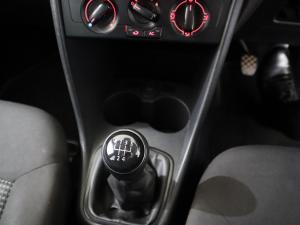 Volkswagen Polo Vivo hatch 1.4 Comfortline - Image 11