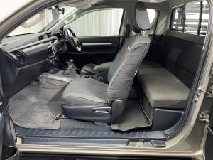 Toyota Hilux 2.4GD-6 Xtra cab Raider manual - Image 13