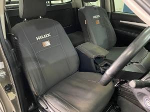 Toyota Hilux 2.4GD-6 Xtra cab Raider manual - Image 17