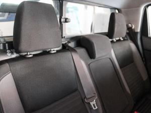 Nissan Navara 2.5DDTi double cab SE Plus 4x4 - Image 16