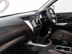 Nissan Navara 2.5DDTi double cab SE Plus 4x4 - Image 8