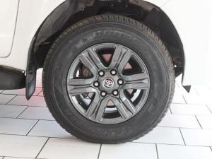 Toyota Hilux 2.4GD-6 double cab 4x4 Raider manual - Image 10