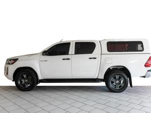 Toyota Hilux 2.4GD-6 double cab 4x4 Raider manual - Image 4