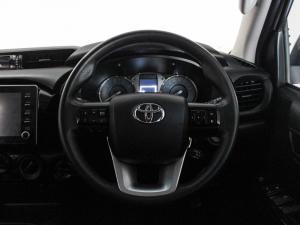 Toyota Hilux 2.4GD-6 double cab 4x4 Raider manual - Image 7