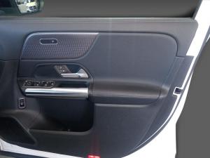 Mercedes-Benz EQA EQA250 Progressive - Image 18