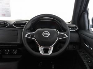 Nissan Magnite 1.0 Visia auto - Image 16