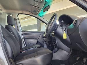 Nissan NP200 1.6i safety pack (aircon) - Image 12