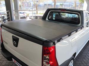 Nissan NP200 1.6i safety pack (aircon) - Image 9