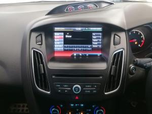Ford Focus ST 3 - Image 17