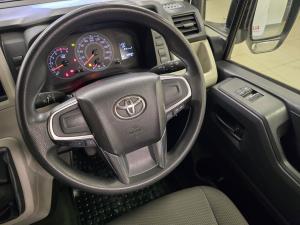 Toyota Quantum 2.8 SLWB panel van - Image 8