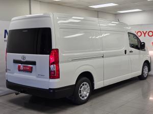 Toyota Quantum 2.8 SLWB panel van - Image 2