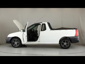 Nissan NP200 1.6i safety pack (aircon) - Image 11