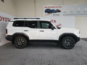 Toyota Land Cruiser Prado 2.8GD VX-R - Image 3
