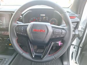 Isuzu D-Max 1.9TD double cab LS X-Rider auto - Image 8