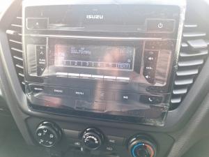 Isuzu D-Max 1.9TD double cab L auto - Image 12