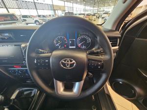 Toyota Fortuner 2.4GD-6 manual - Image 8