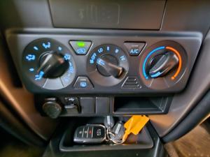 Toyota Fortuner 2.4GD-6 manual - Image 14