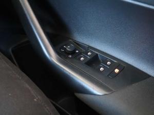 Volkswagen Polo hatch 1.0TSI Life manual - Image 22